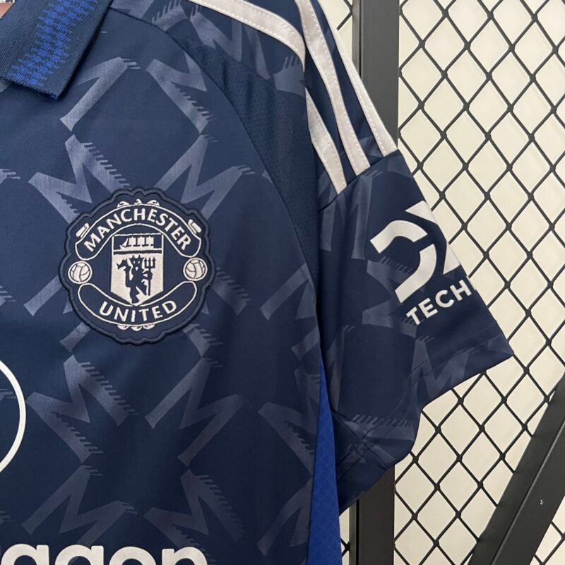 Manchester United Away Jersey 2024-2025 (Fan Version) - Image 3