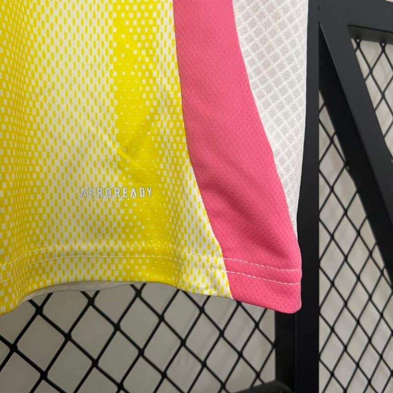 Juventus Away Jersey 2024-2025 (Fan Version) - Image 3