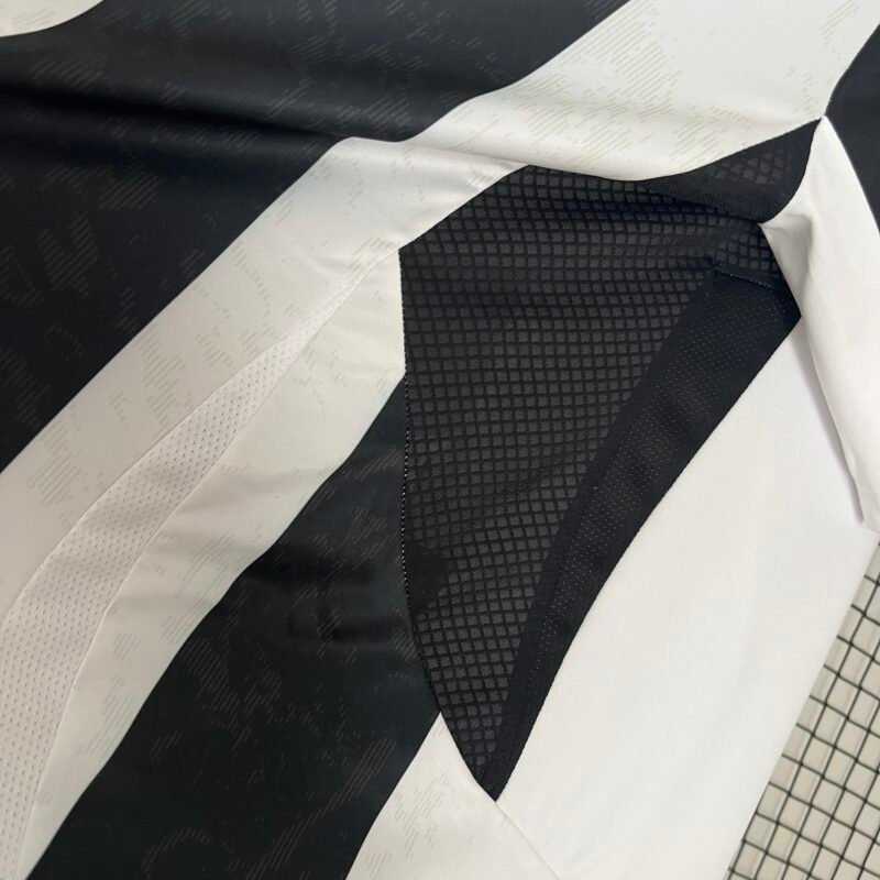 Juventus Home Jersey 2024-2025 (Fan Version) - Image 4