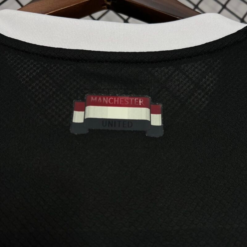 Manchester United 3rd Third Goal Keeper Jersey 2024/2025 (Fan Version) - Image 6