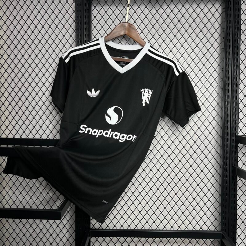 Manchester United 3rd Third Goal Keeper Jersey 2024/2025 (Fan Version) - Image 8