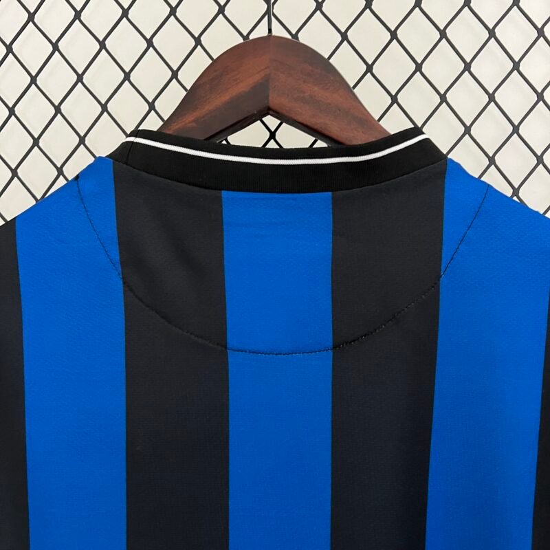 Inter Milan 2009/2010 Home Jersey (Retro) - Image 4