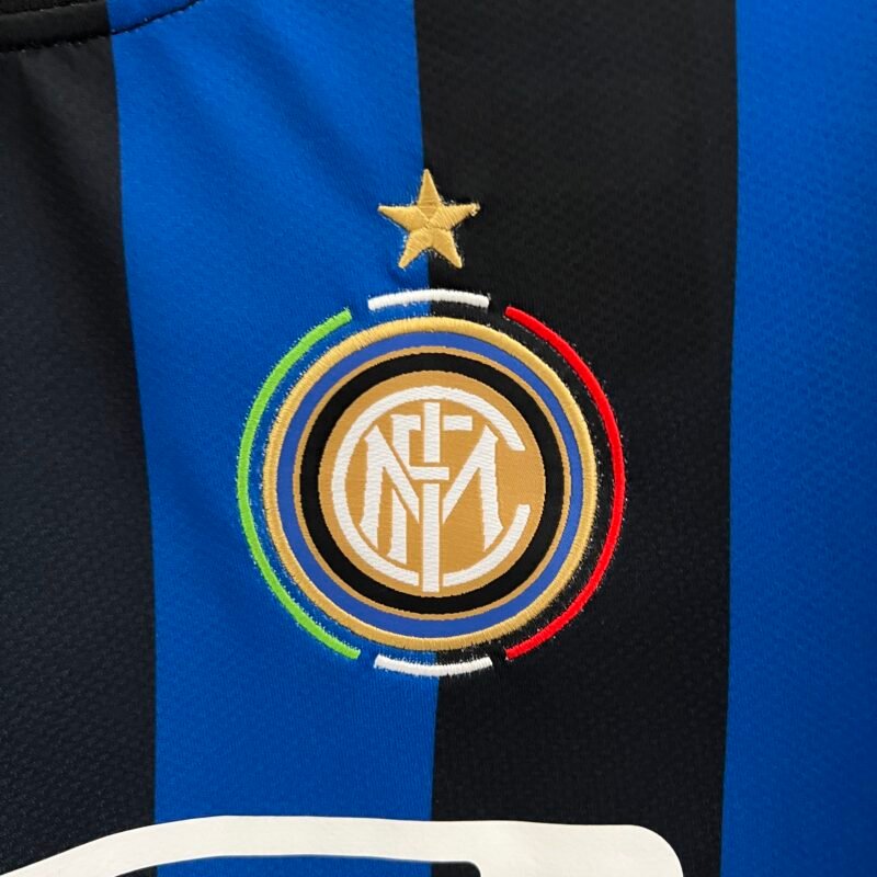 Inter Milan 2009/2010 Home Jersey (Retro) - Image 5