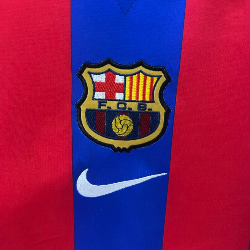 Barcelona Home Jersey 2001/2002 (Retro) - Image 4