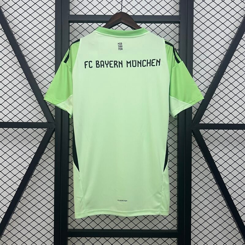 Bayern Munich Goal Keeper Jersey 2025-2026 (Fan Version) - Image 3