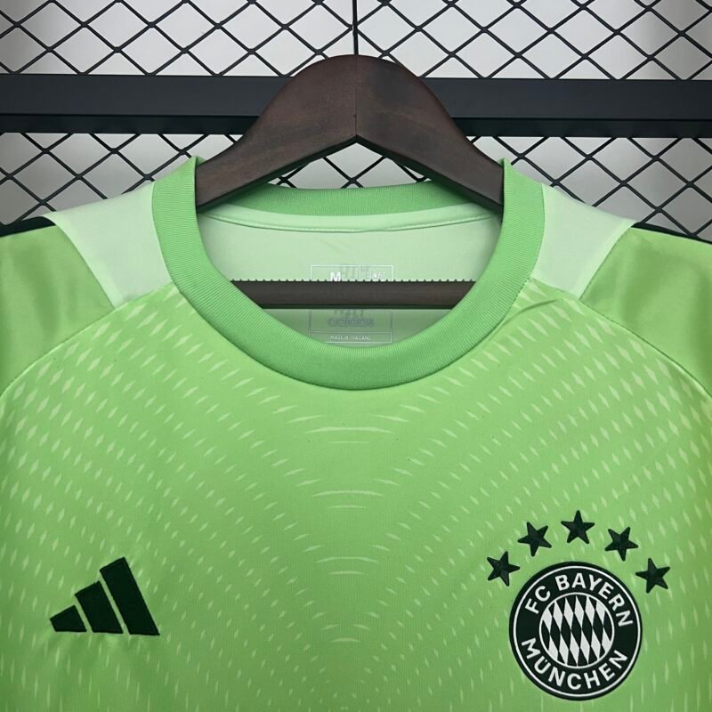 Bayern Munich Goal Keeper Jersey 2025-2026 (Fan Version) - Image 5