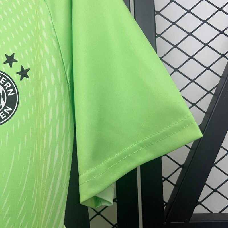 Bayern Munich Goal Keeper Jersey 2025-2026 (Fan Version) - Image 9