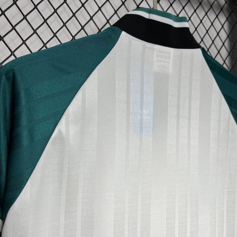 Liverpool 1993/1995 Away Retro Jersey - Image 3